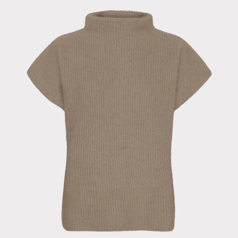 Beige strikpullover med høj hals. BTF Isabelle Racoon Pullover